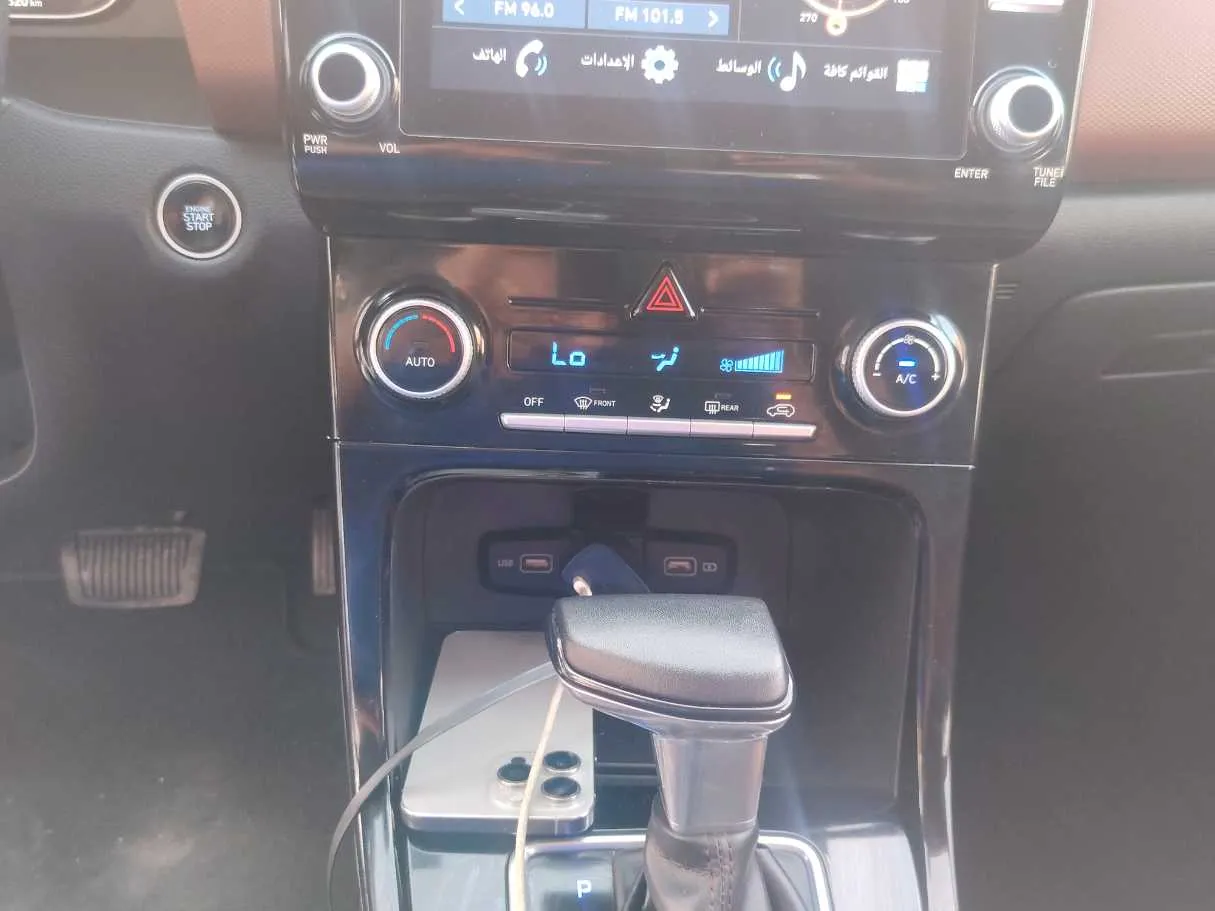 Car image 17