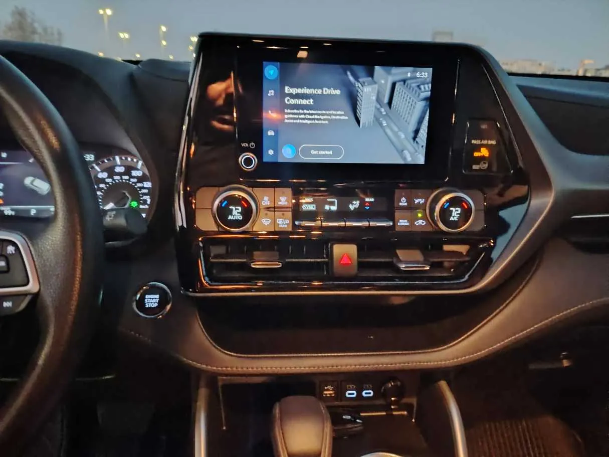 Car image 27