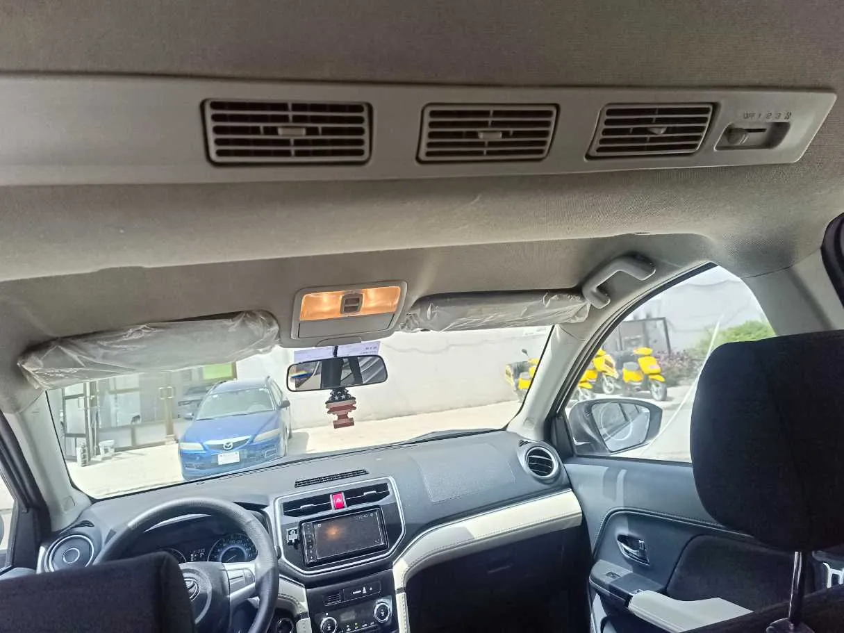 Car image 20