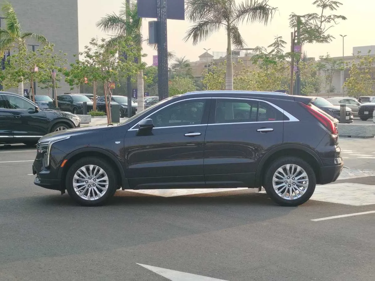 Car image 8
