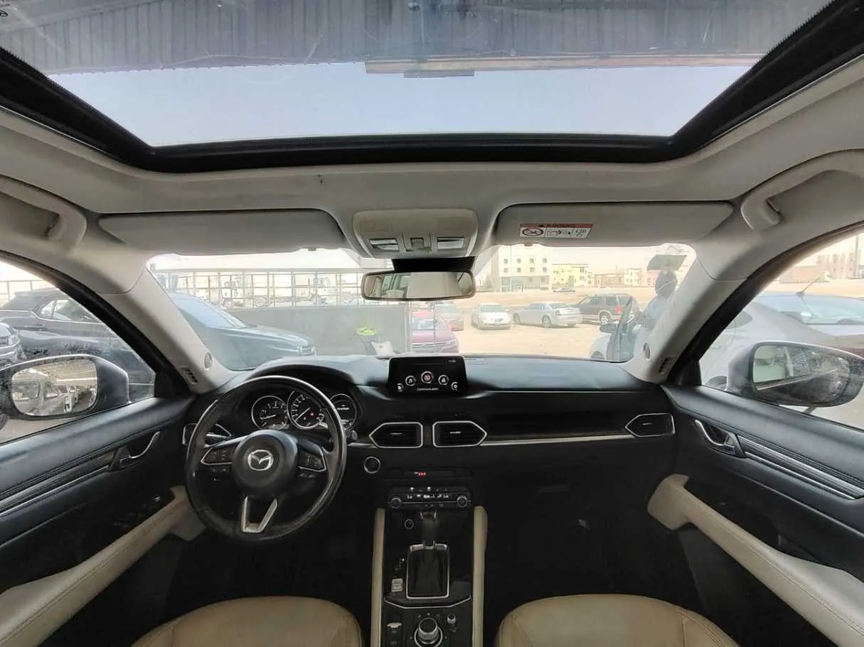 Car image 25