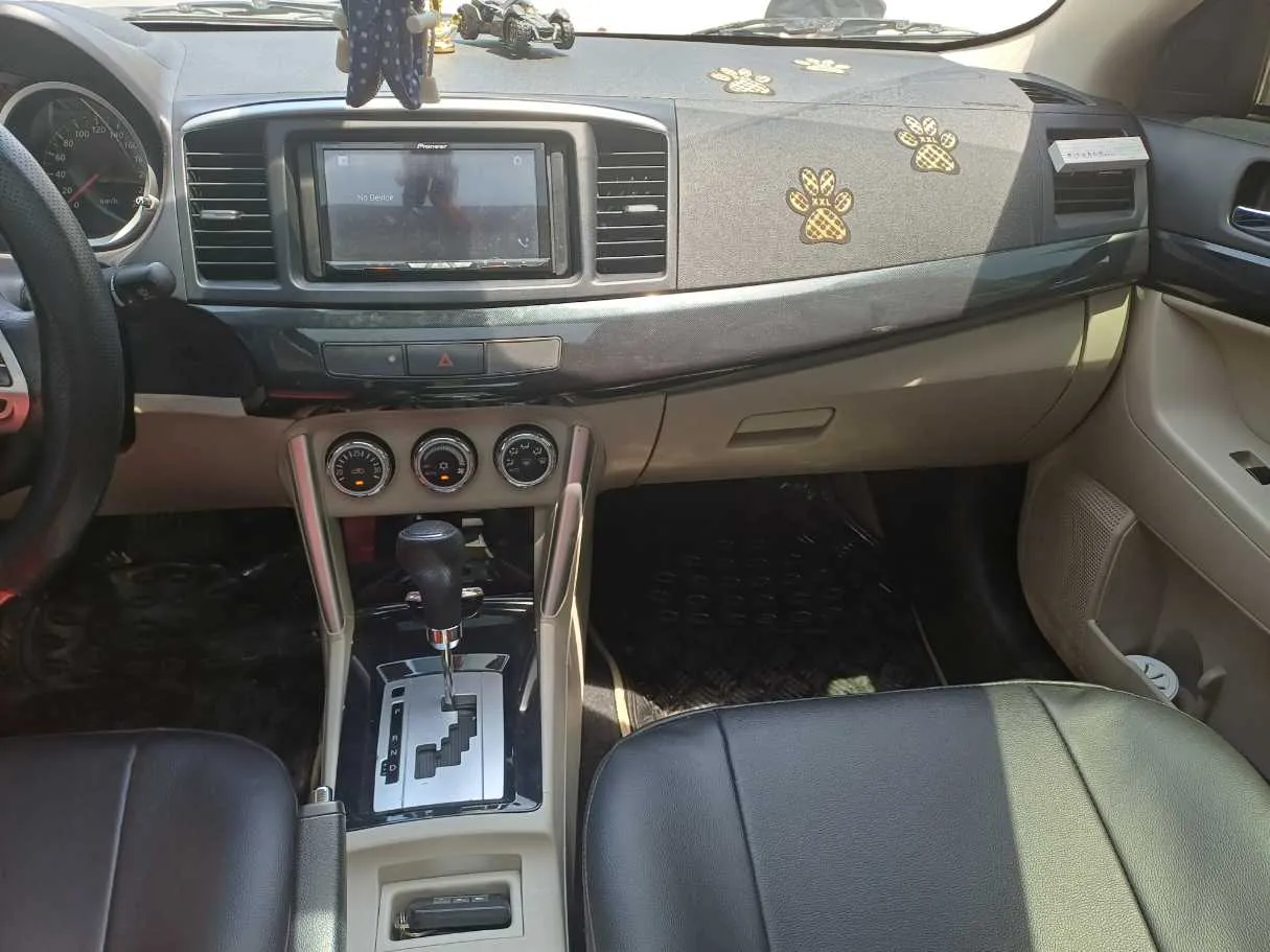 Car image 15