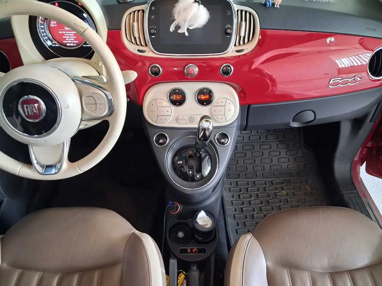 Car image 17