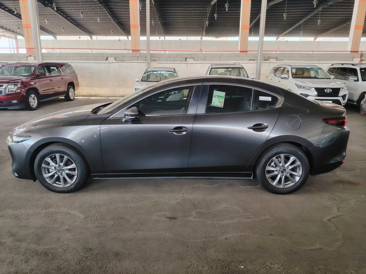 Car image 8