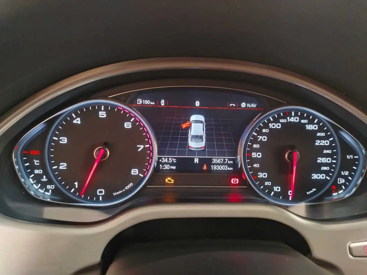 Car image 32