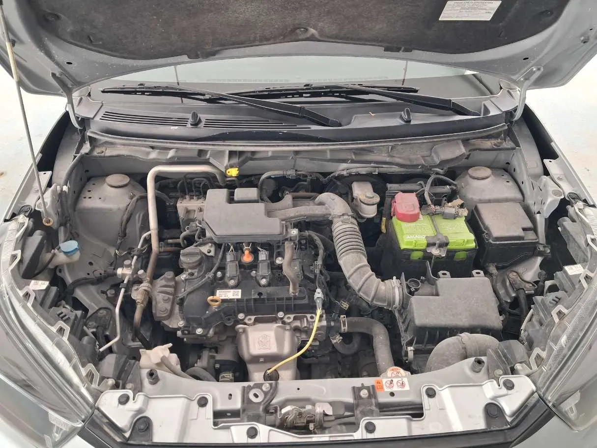 Car image 19