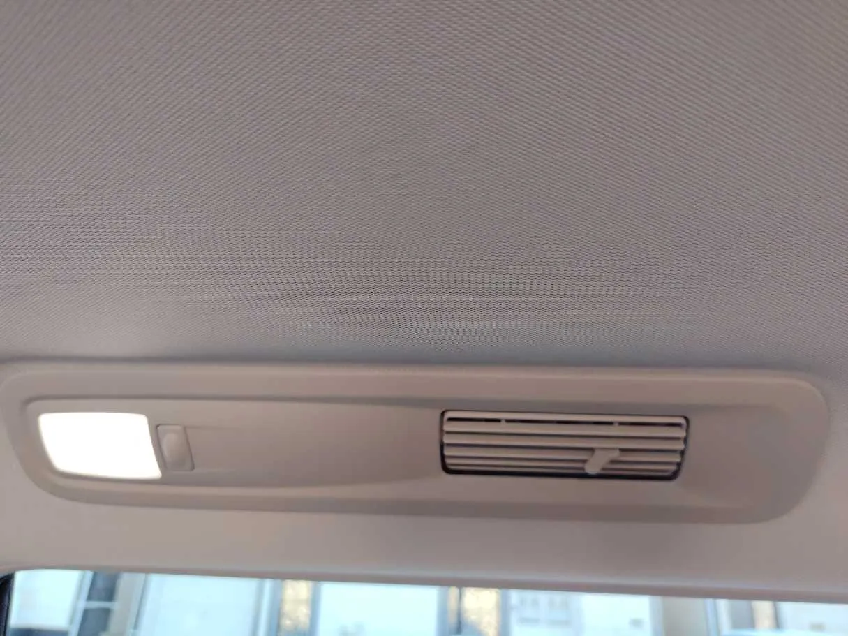 Car image 33