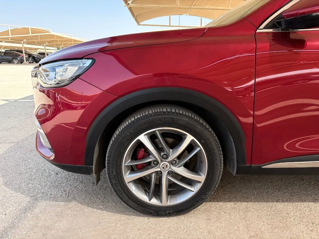 Car image 9