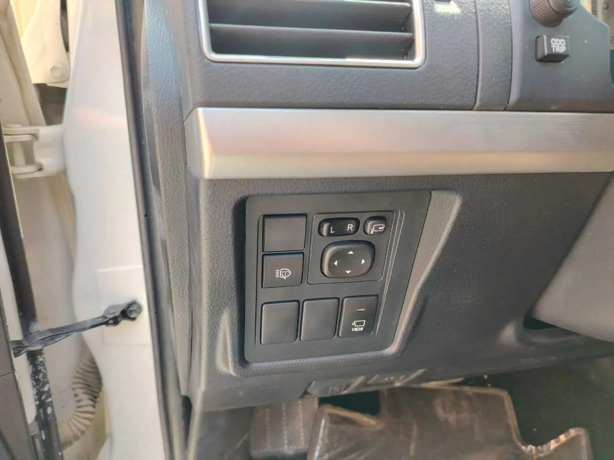 Car image 34