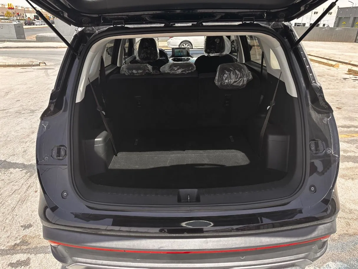 Car image 23