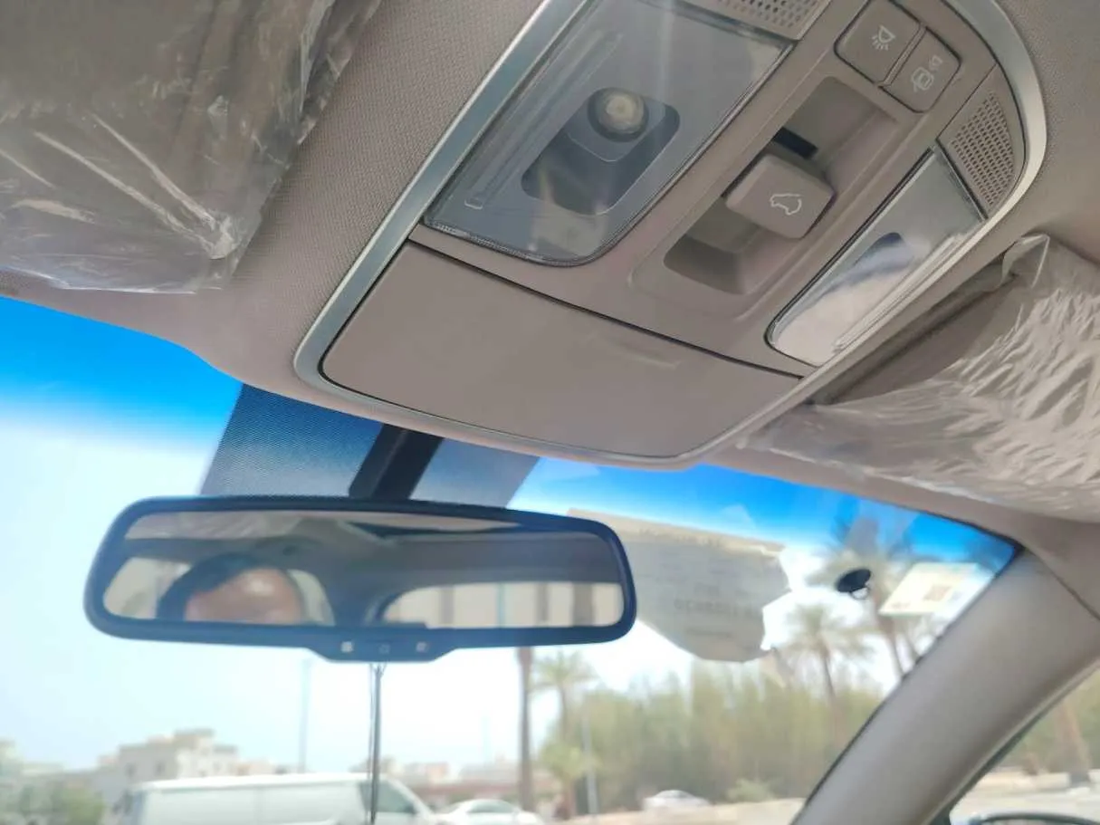Car image 29