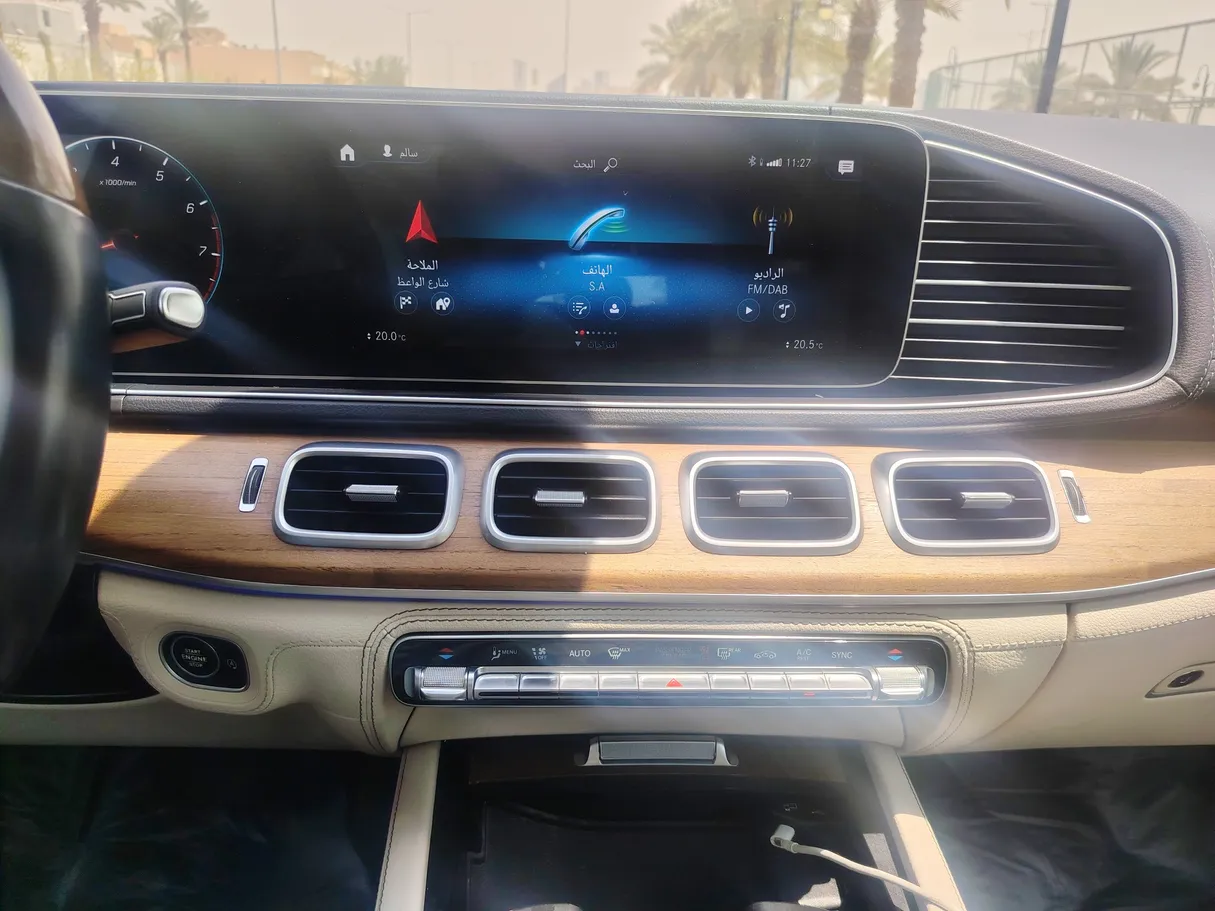 Car image 21