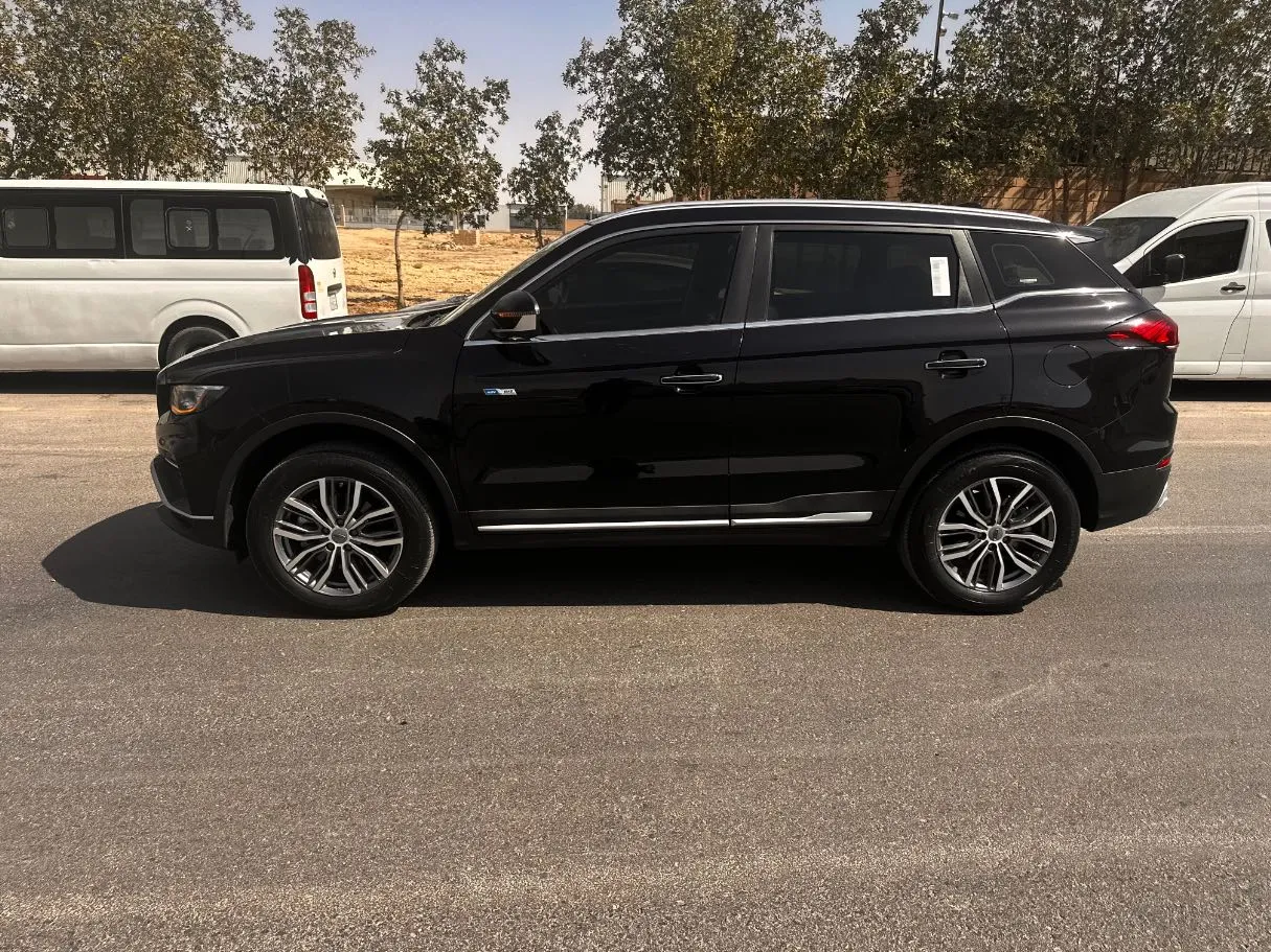 Car image 8