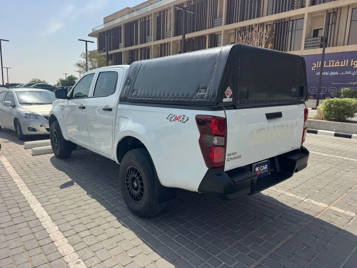 Car image 7