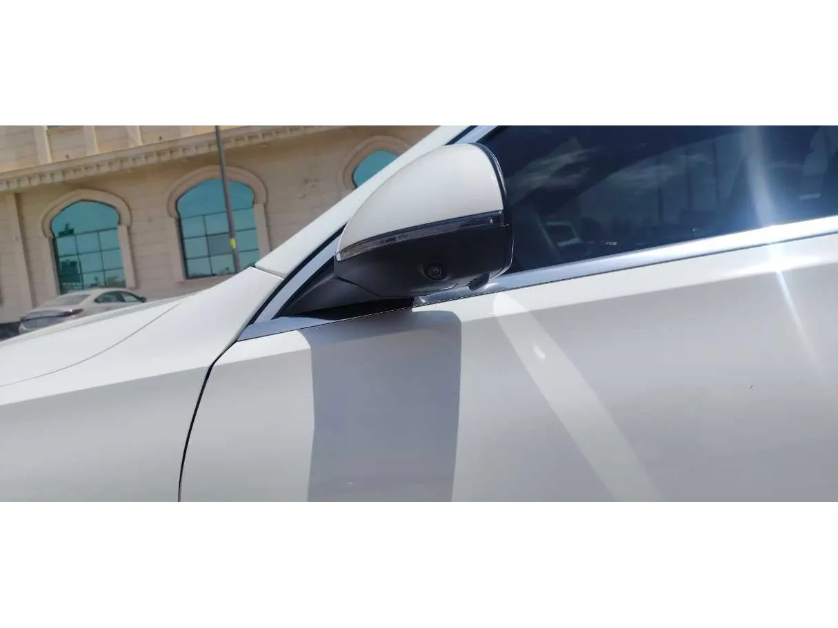 Car image 28