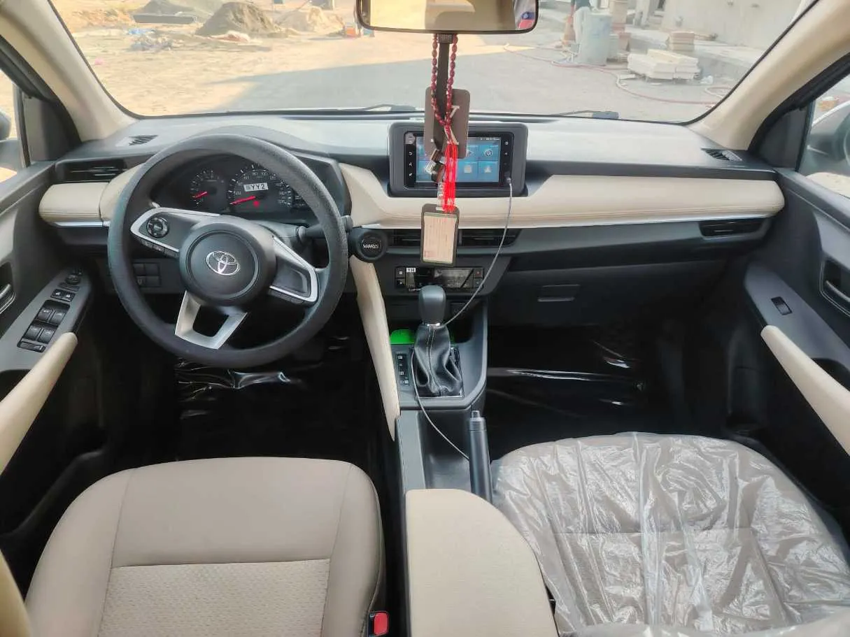 Car image 21