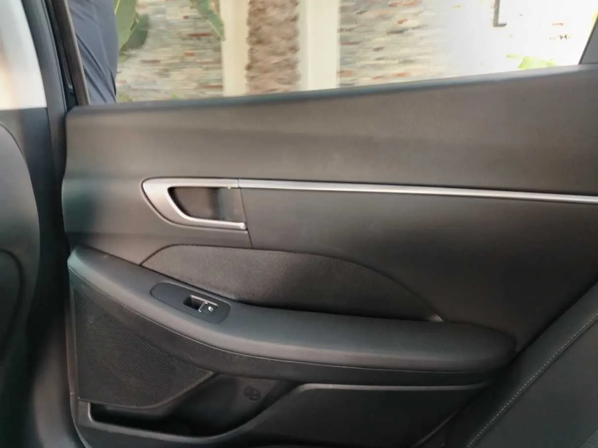 Car image 38
