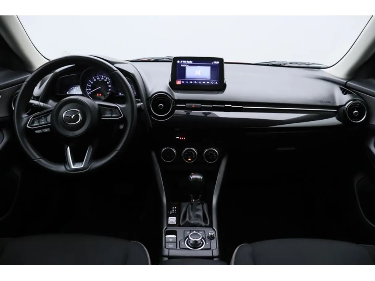 Car image 14