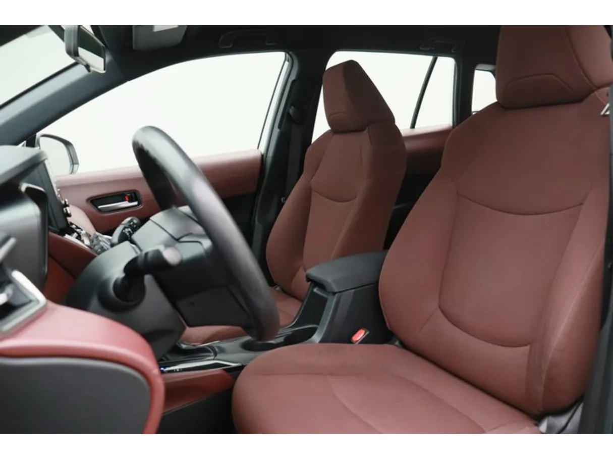 Car image 8