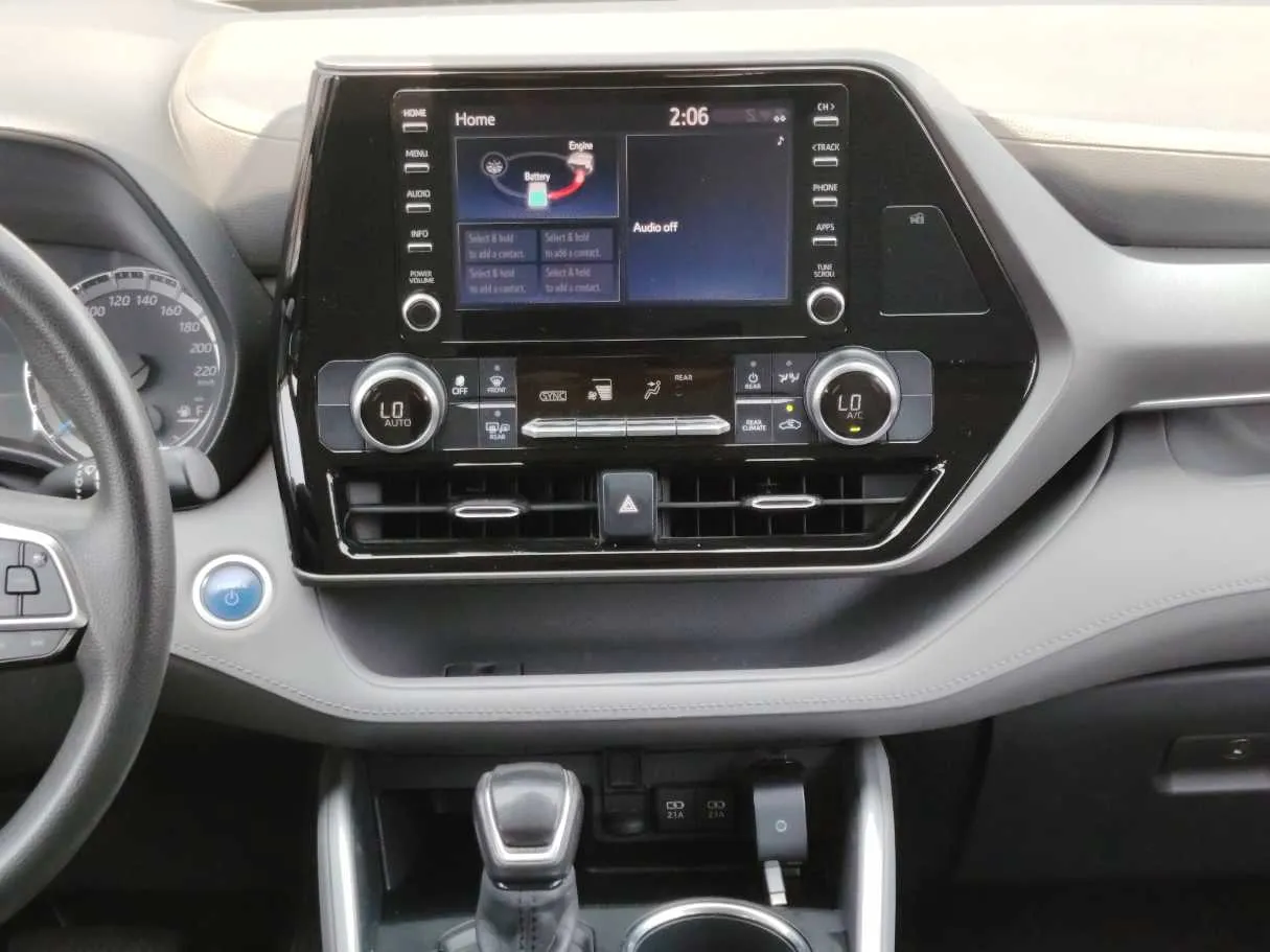 Car image 22