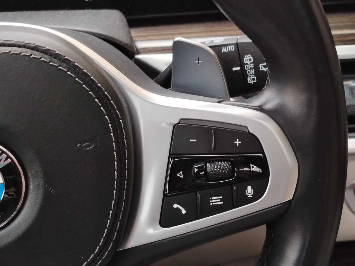 Car image 37