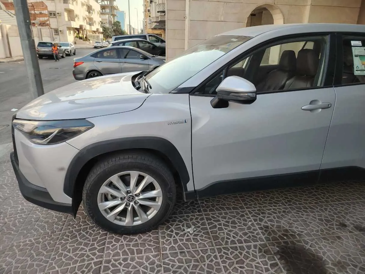 Car image 9
