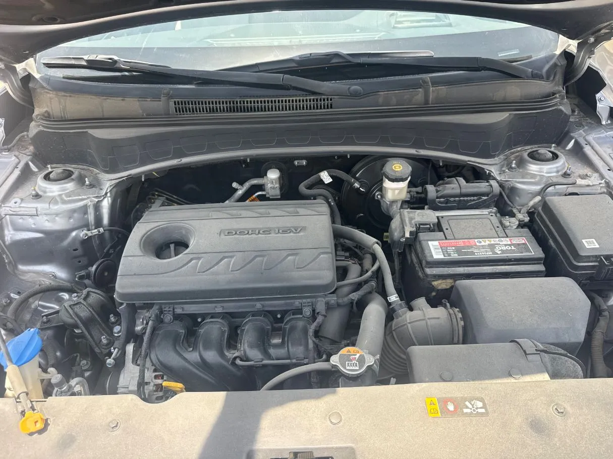 Car image 19