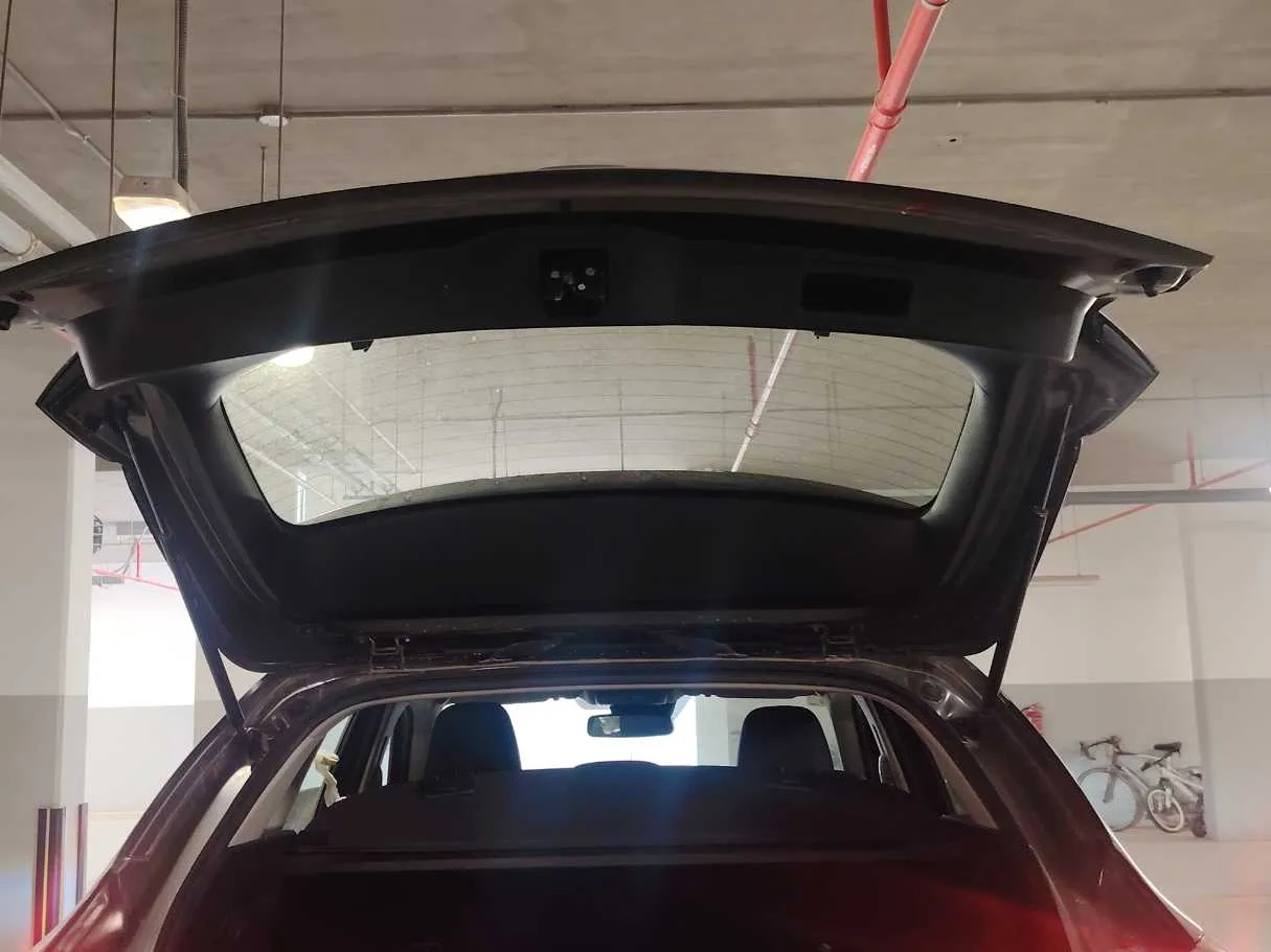 Car image 22