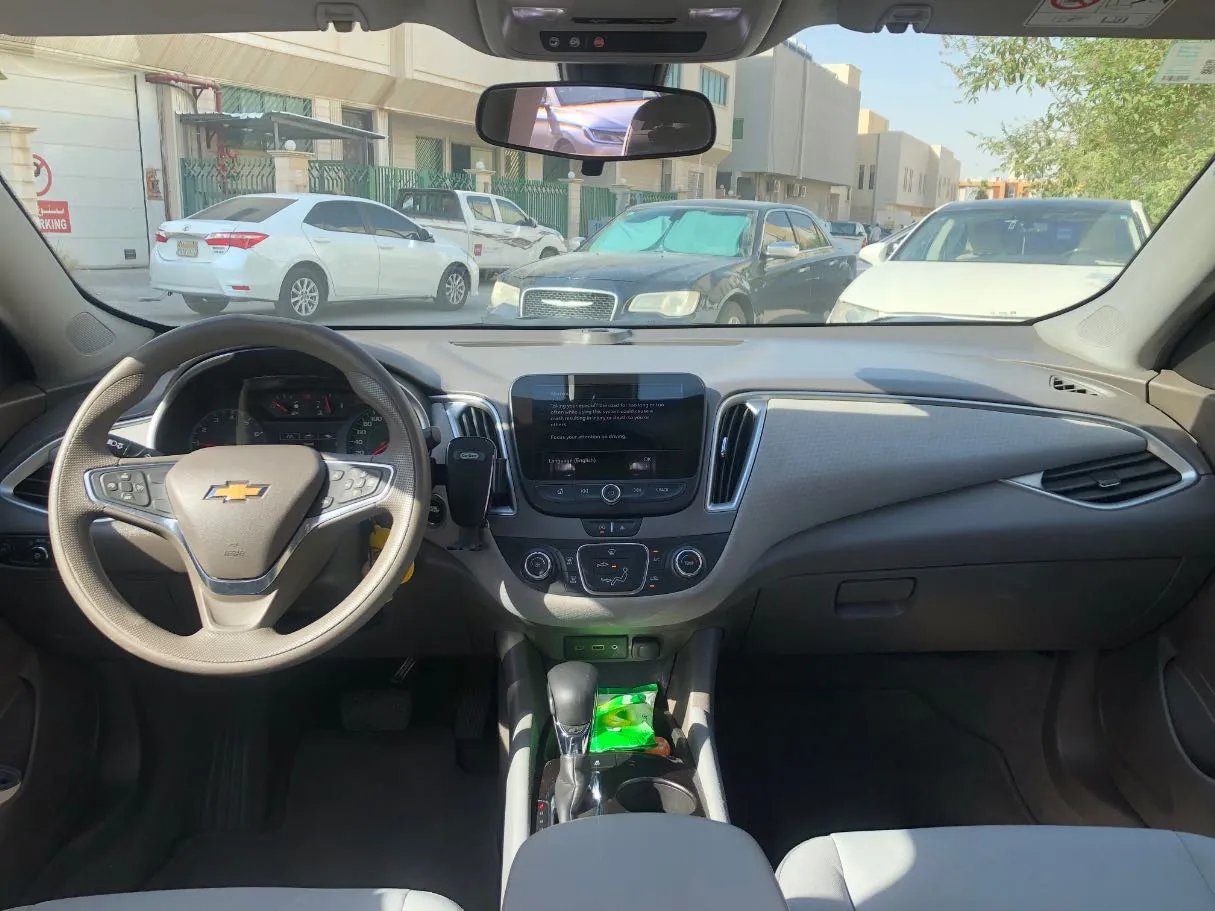 Car image 14