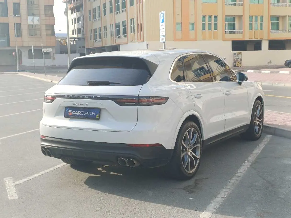 Car image 5