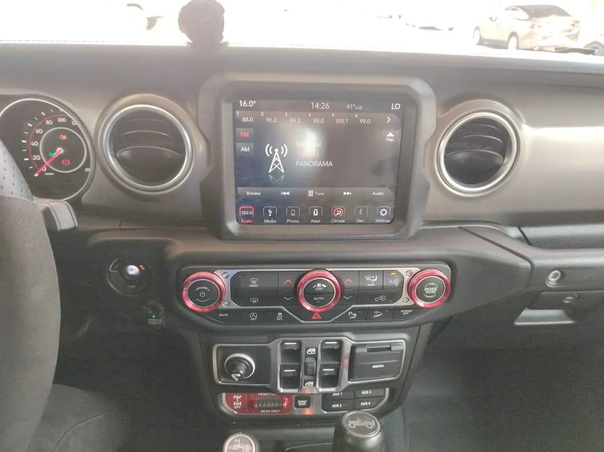 Car image 27