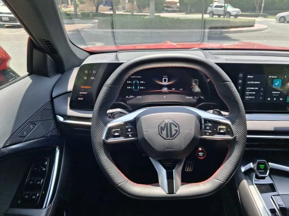 Car image 18
