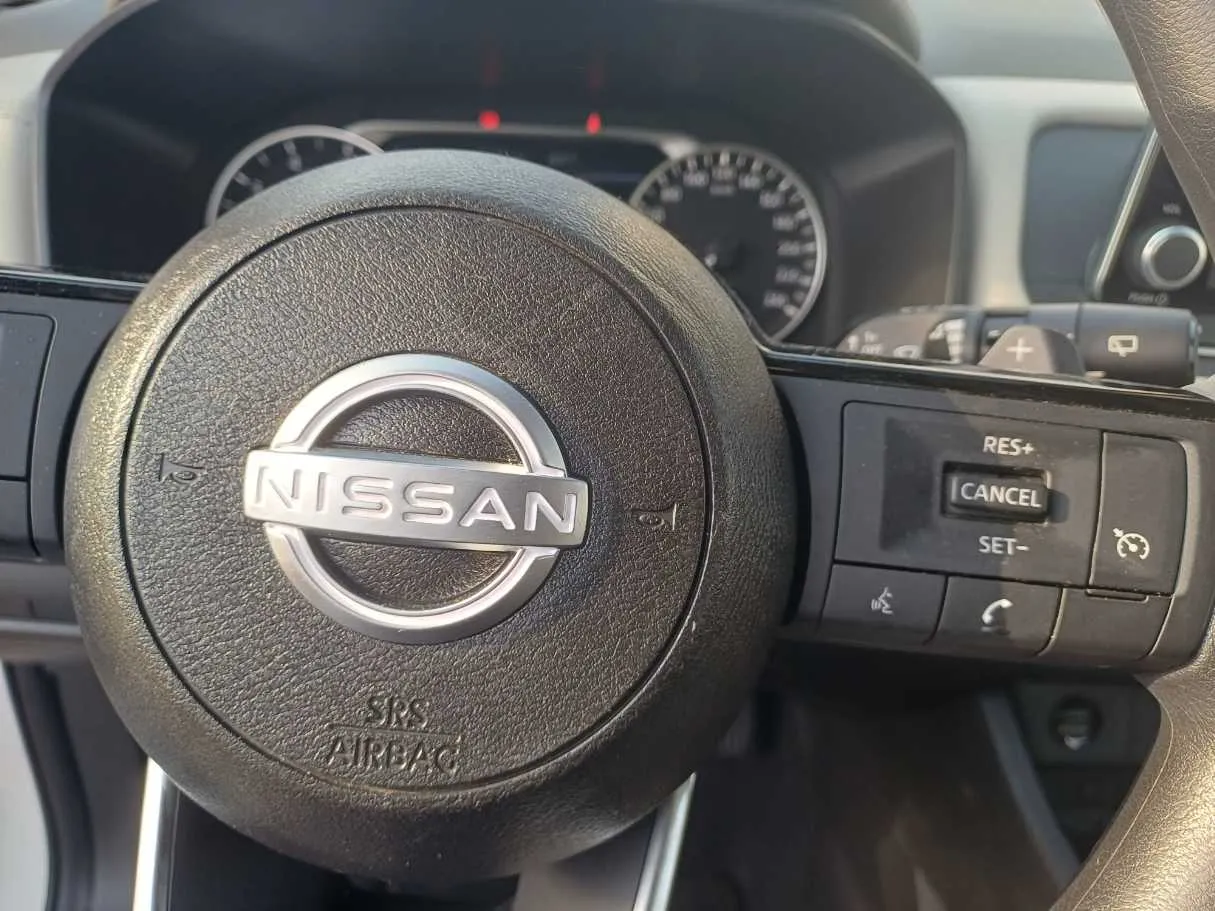 Car image 23