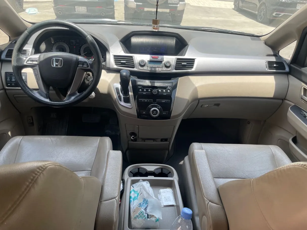 Car image 17