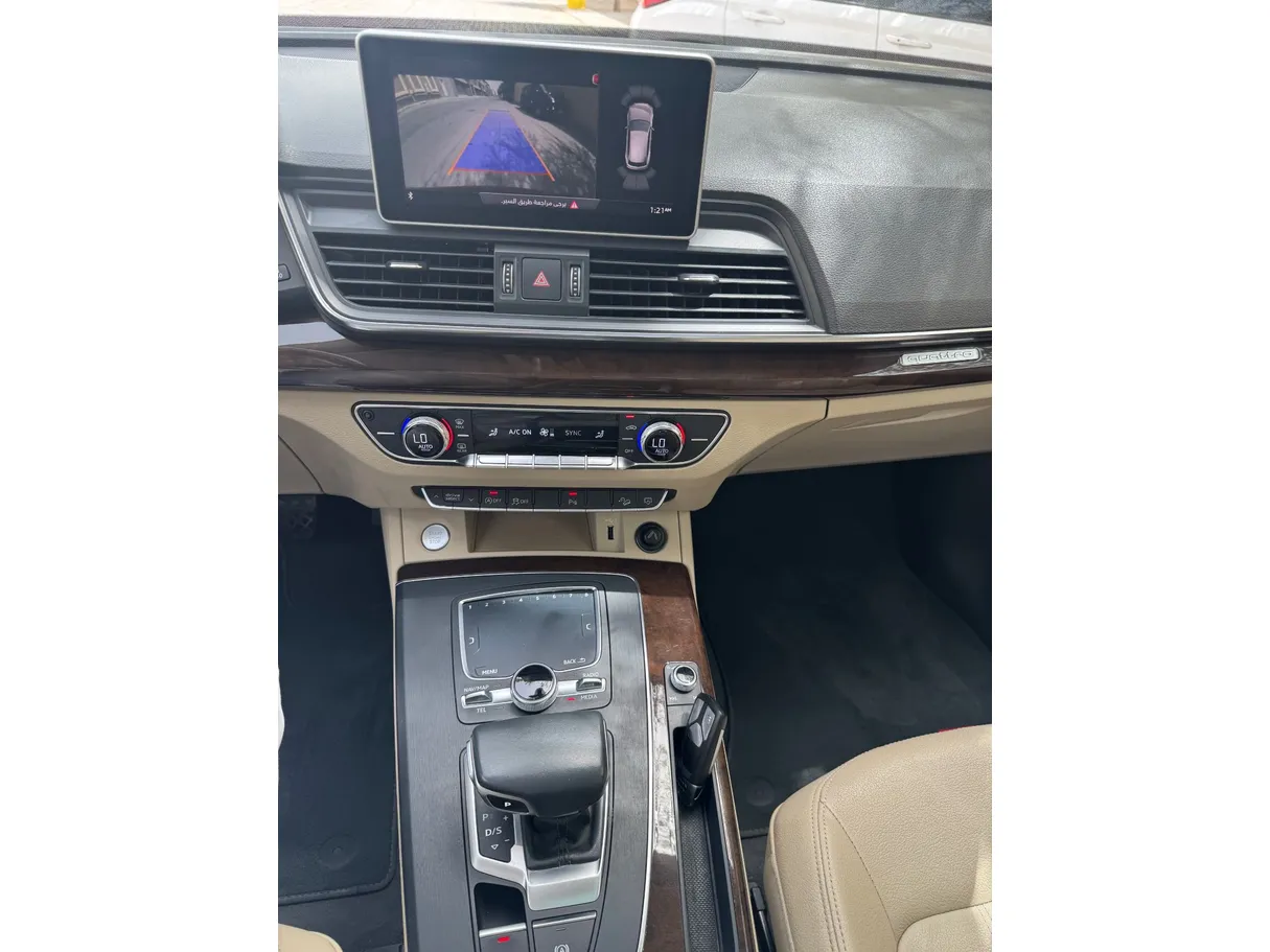 Car image 17