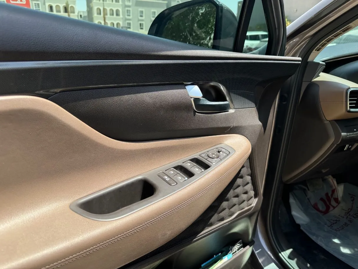 Car image 26