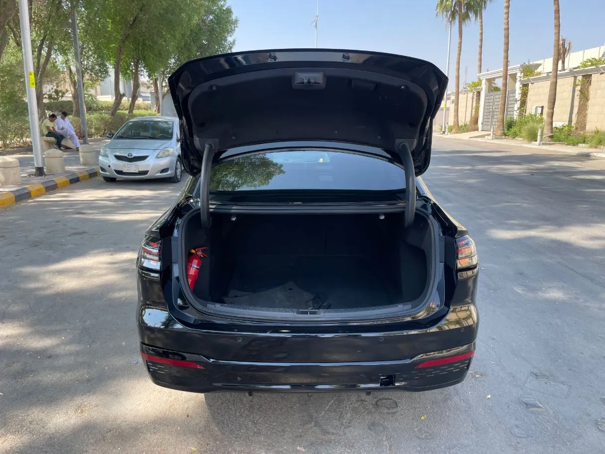 Car image 22