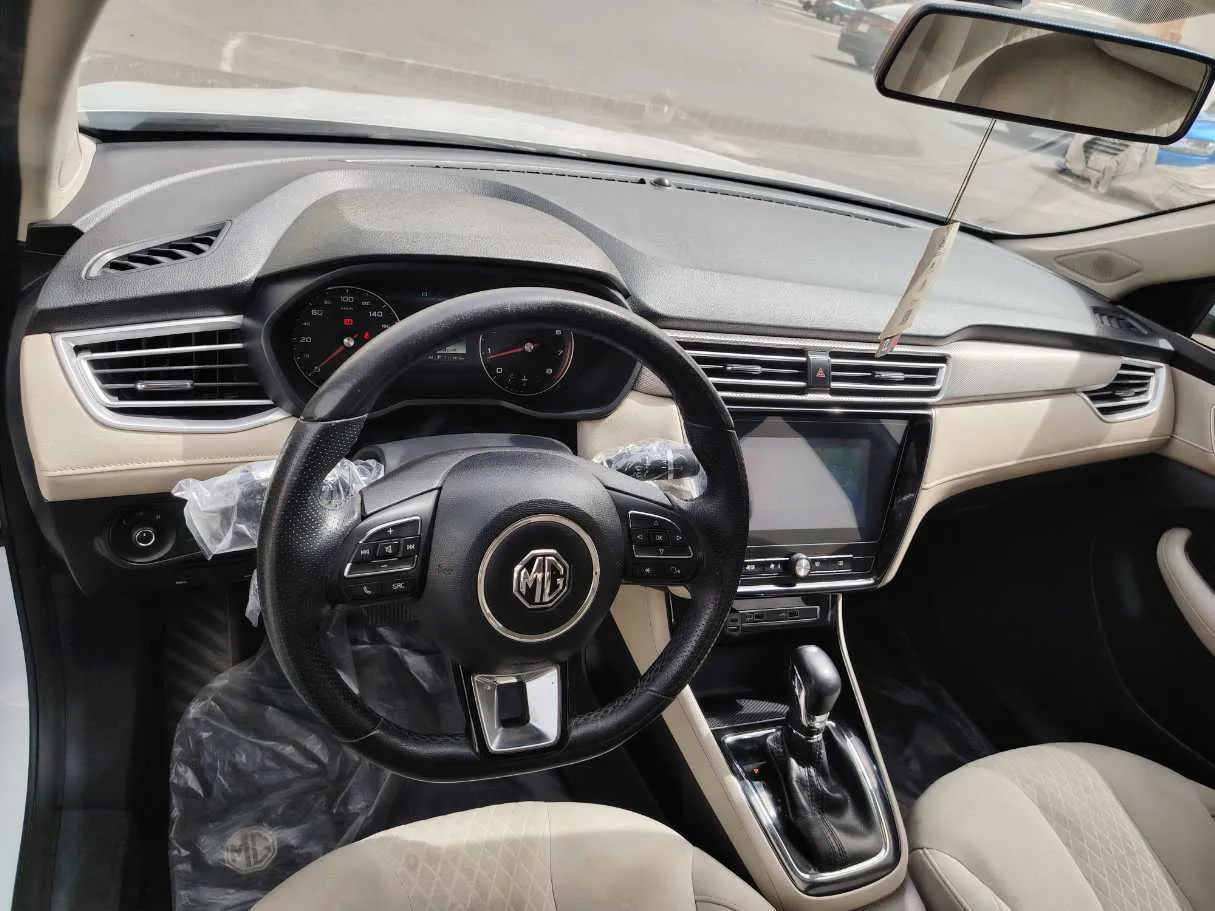 Car image 13