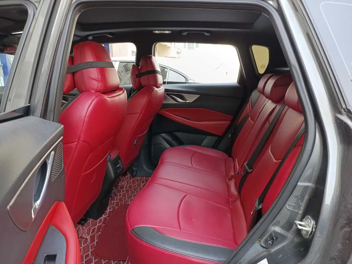 Car image 13