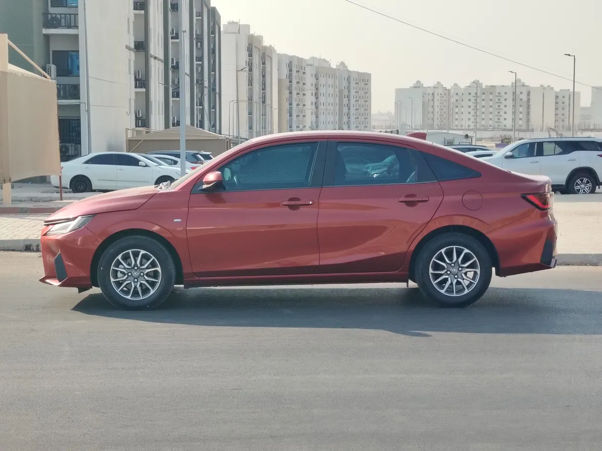Car image 8