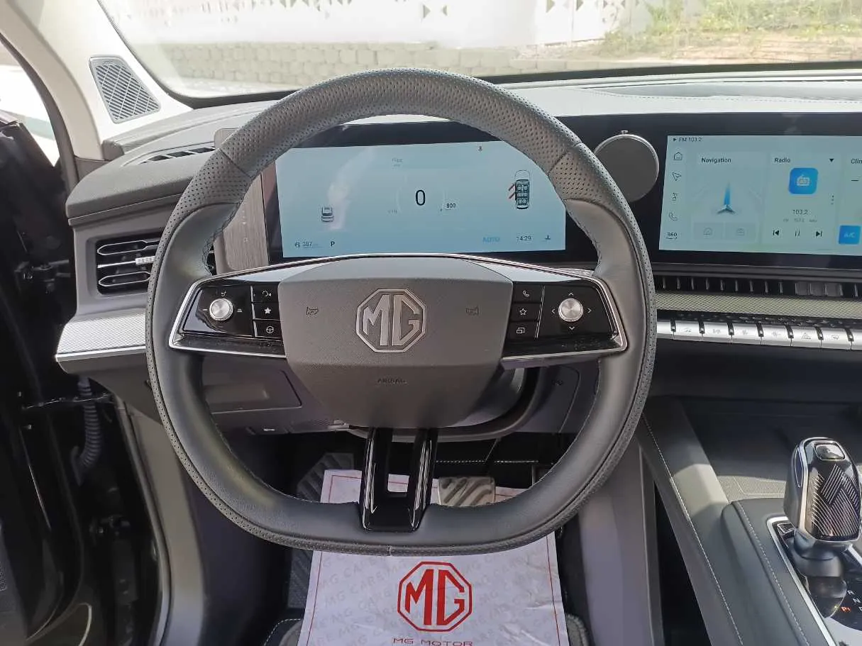 Car image 16