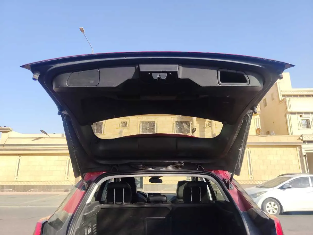 Car image 22