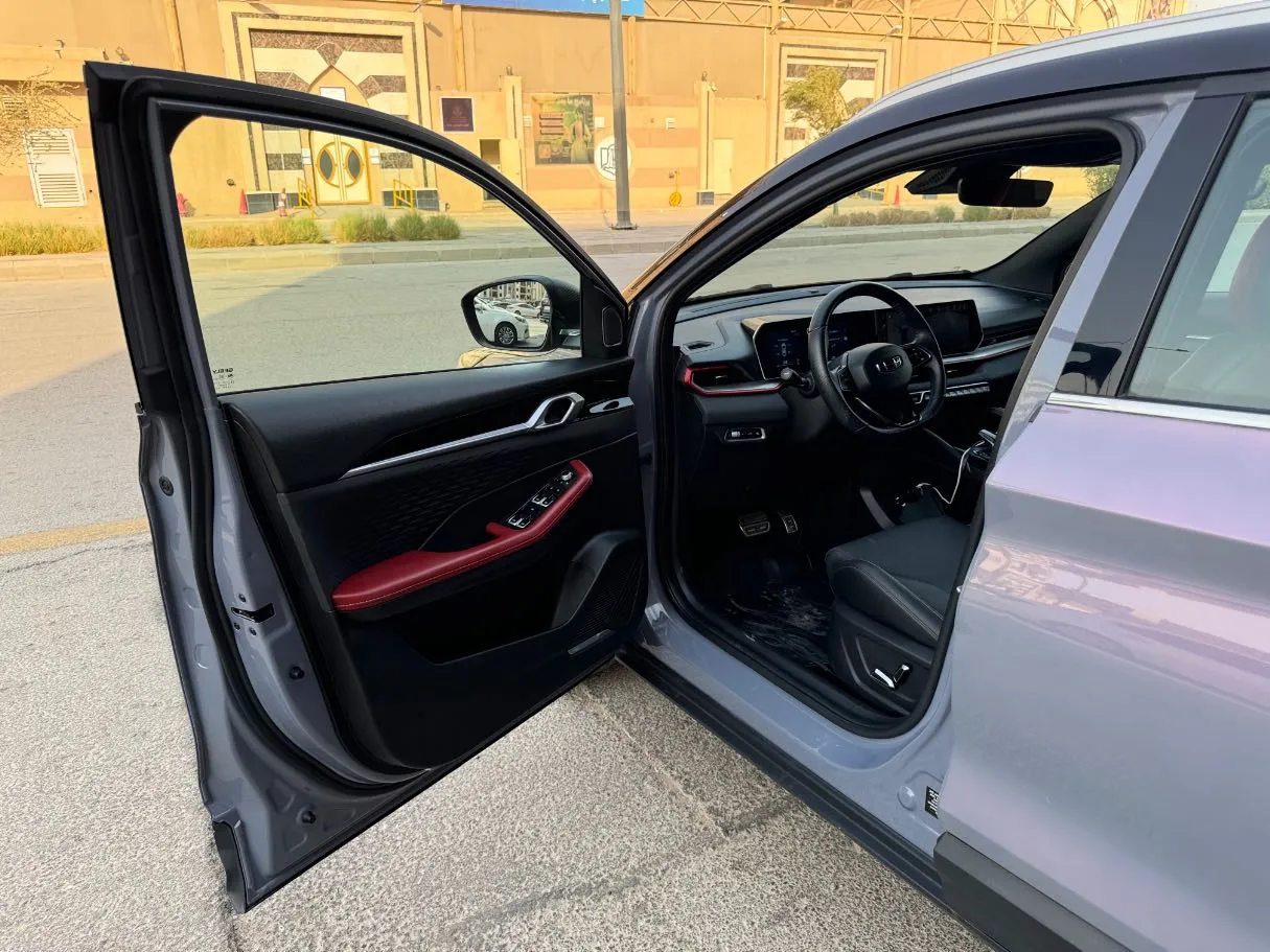 Car image 10