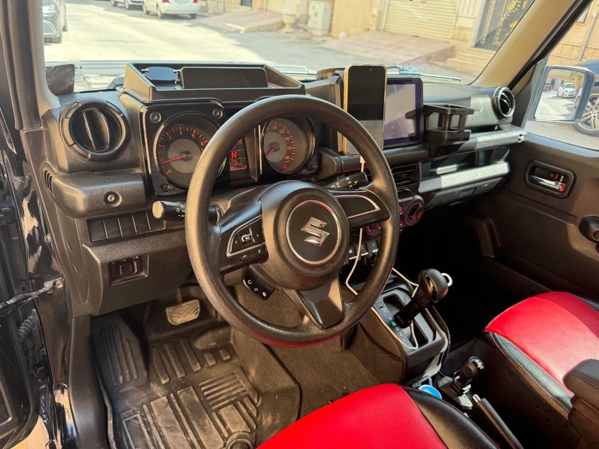 Car image 10