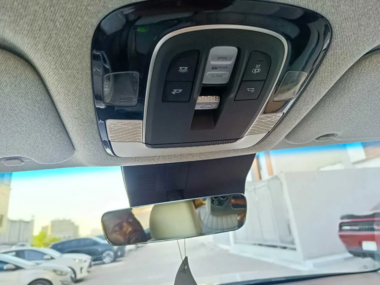 Car image 36
