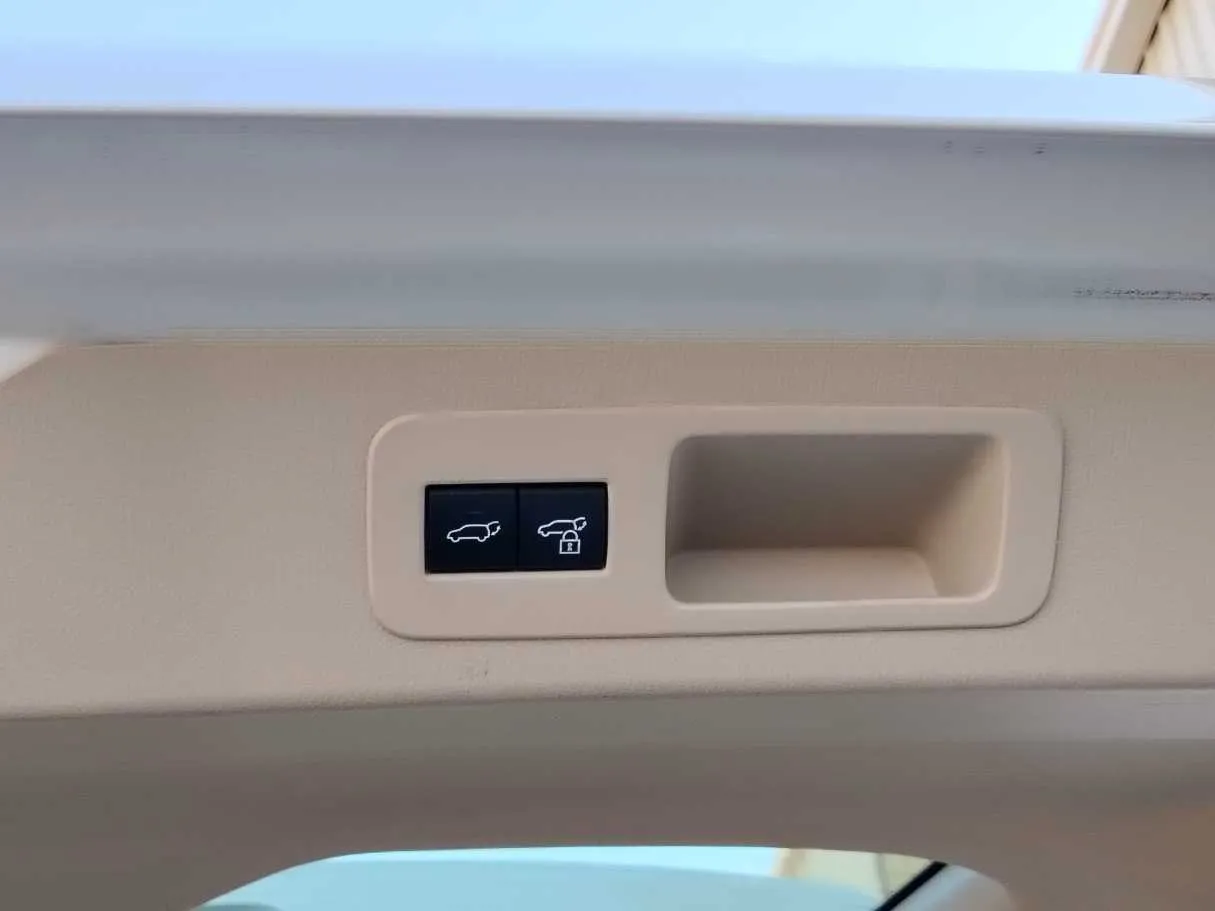 Car image 39
