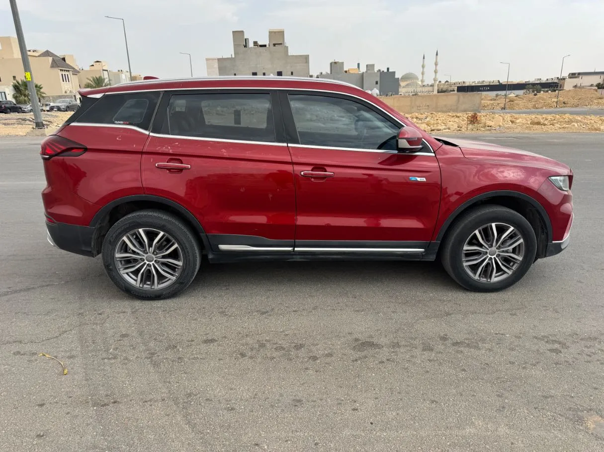 Car image 4