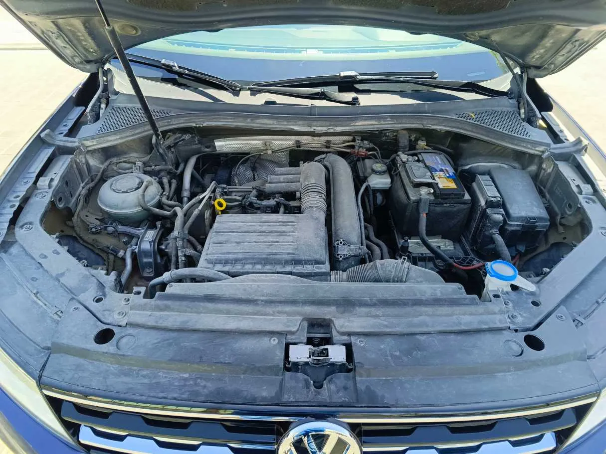 Car image 37