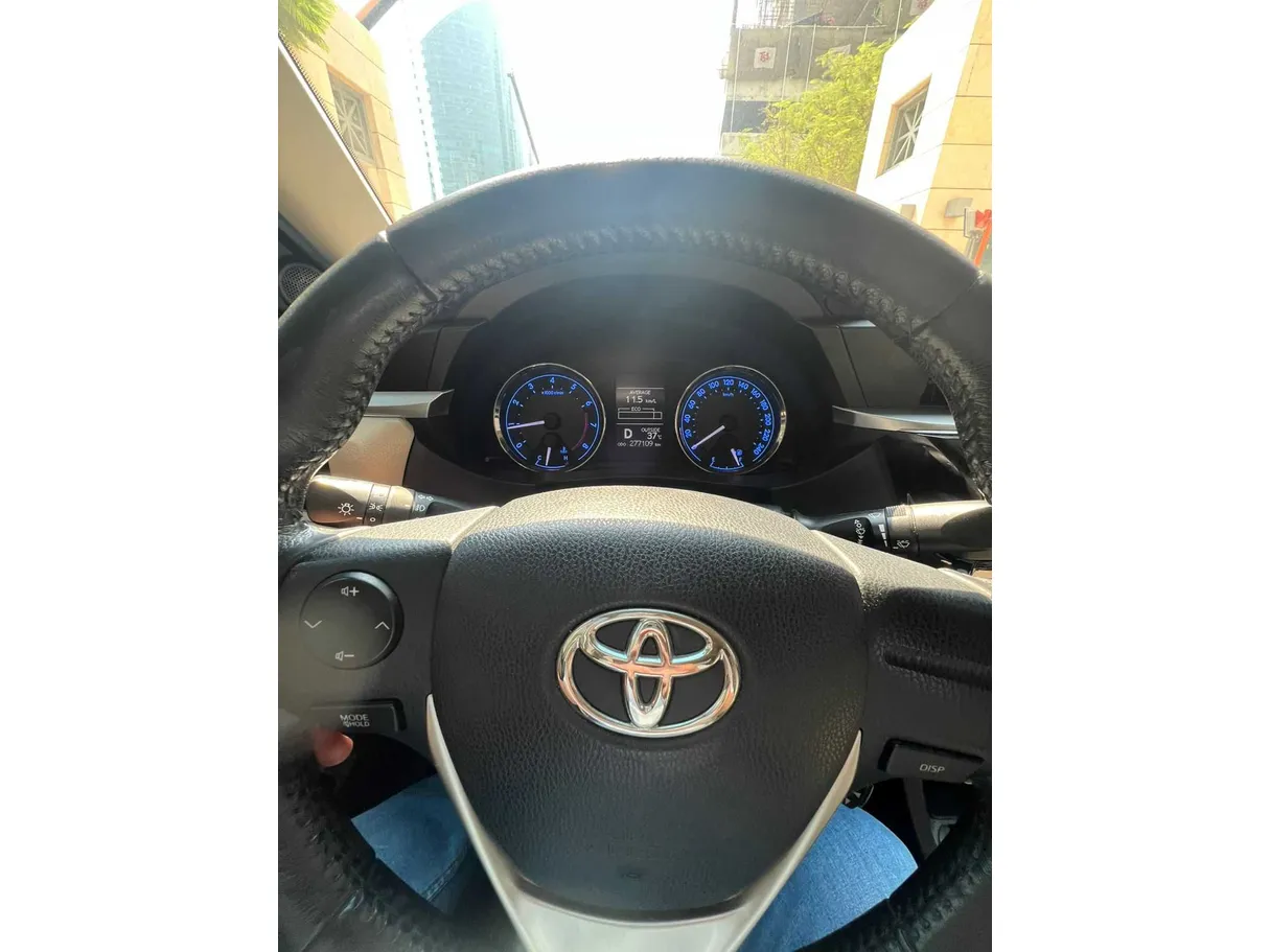Car image 14
