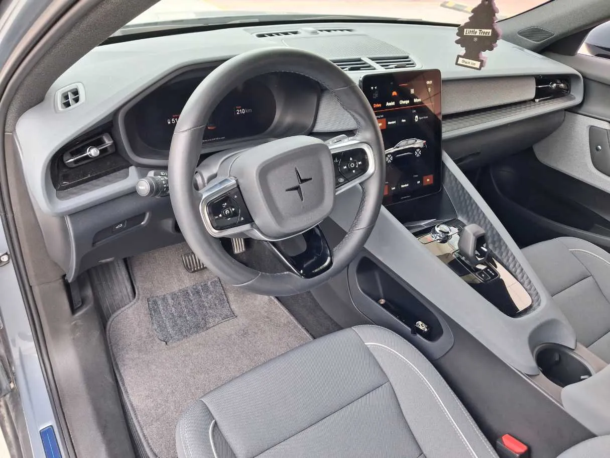 Car image 11